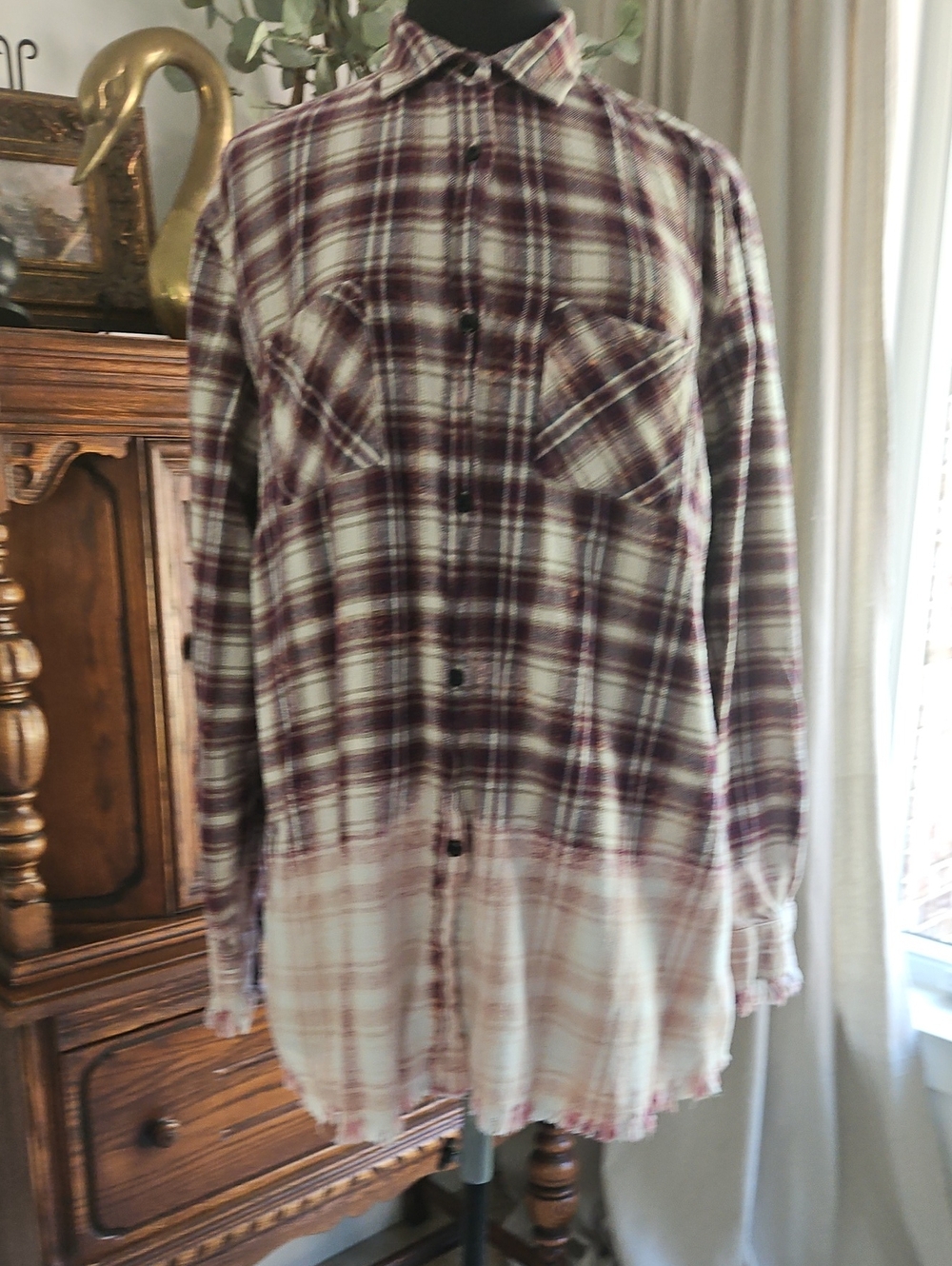 ONE24 rags Women's Plaid Button-Up Shirt in Purple and White. Size XL